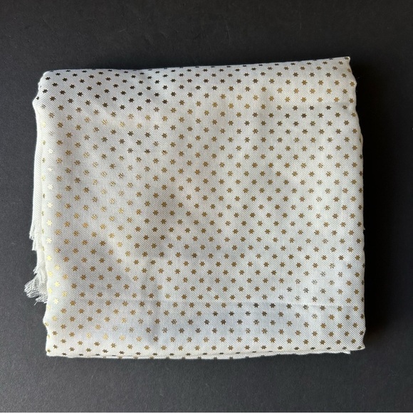 Gucci, GUCCY Modal Cashmere Shawl, White with Gold Stars and Retro Font “Guccy” - Picture 10 of 15